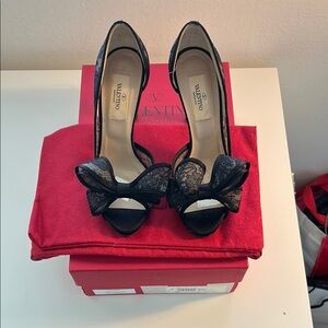 Valentino Women's Black Lace Bow Heels